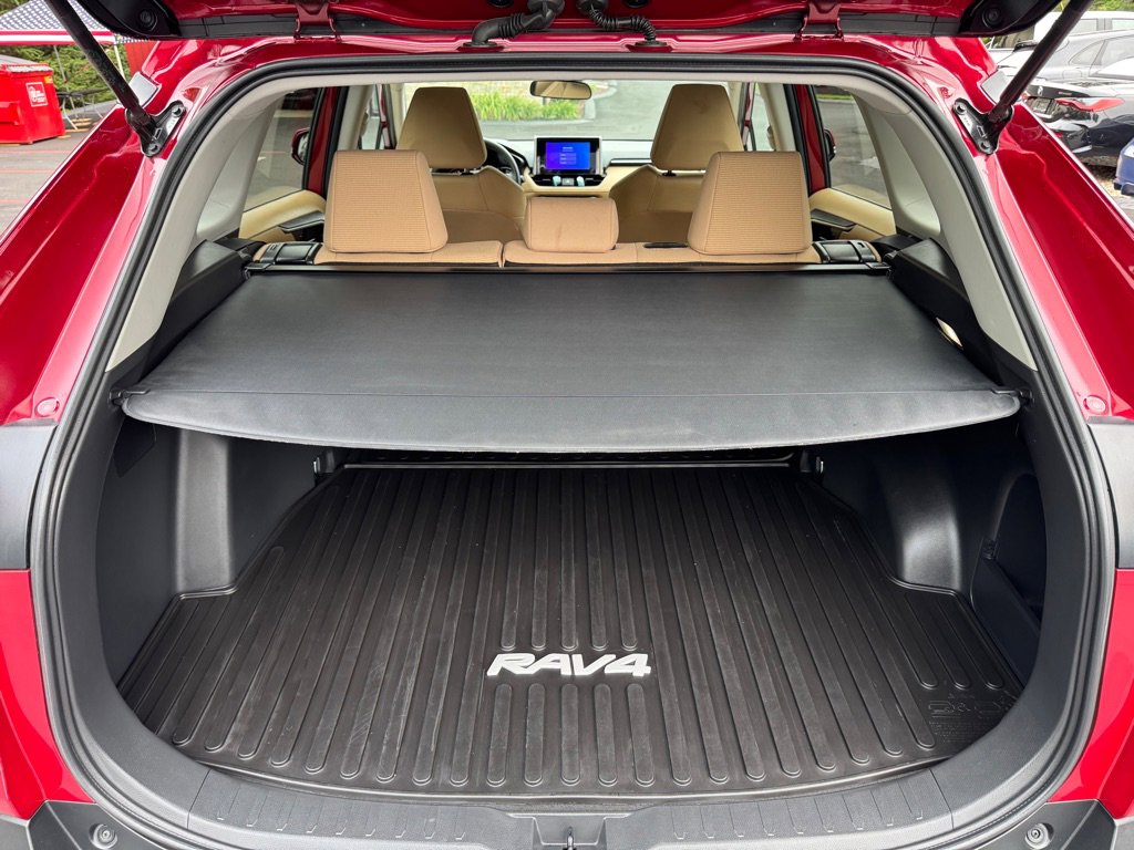 Used 2023 Toyota RAV4 LE image 15
