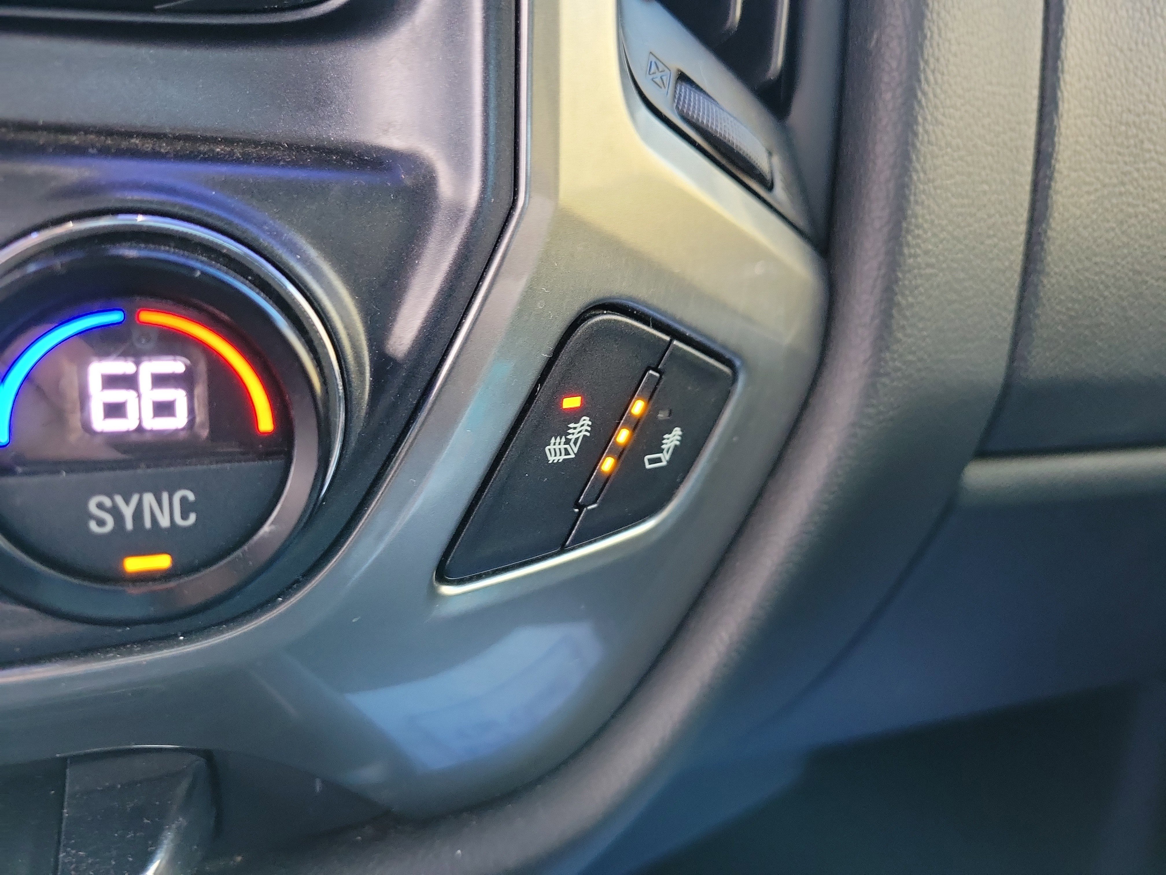 Used 2018 Chevrolet Silverado 1500 LT w/ All Star Edition image 25