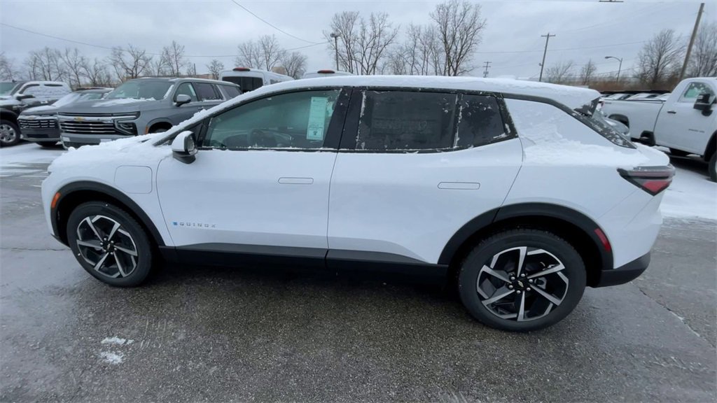 New 2026 Chevrolet Equinox EV LT image 7