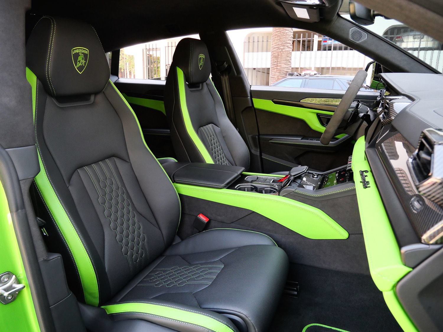 Used 2026 Lamborghini Urus S AWD/4WD image 8