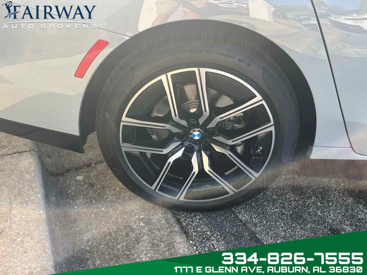 Used 2024 BMW 740i xDrive AWD/4WD image 32