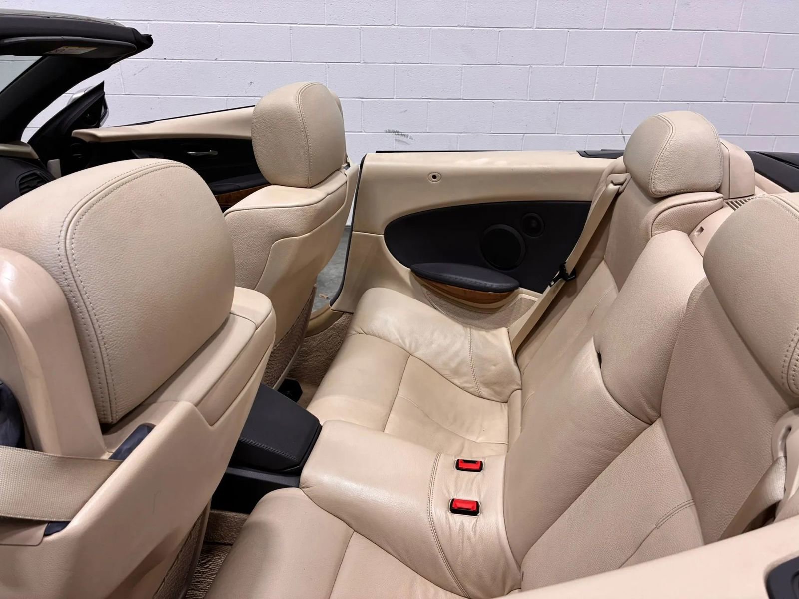 Used 2005 BMW 645Ci Convertible RWD image 30