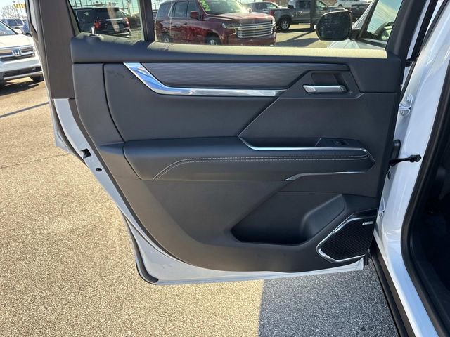 Used 2025 GMC Acadia Elevation image 15