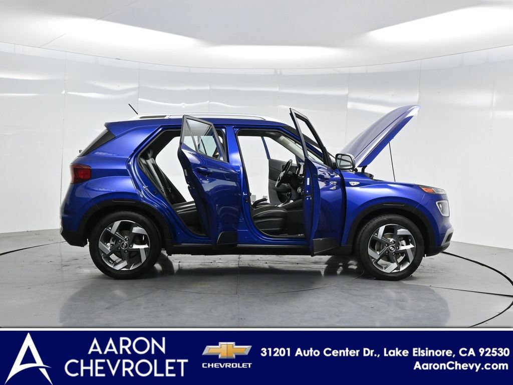 Used 2023 Hyundai Venue Limited w/ Cargo Package image 3
