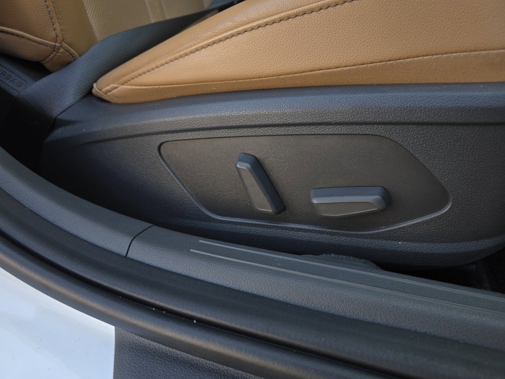 Used 2020 Hyundai Sonata Limited w/ Cargo Package image 27