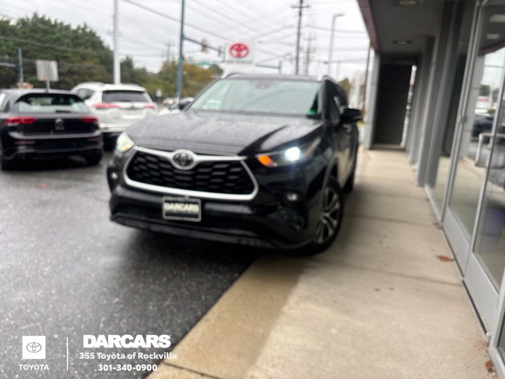 Used 2021 Toyota Highlander XLE