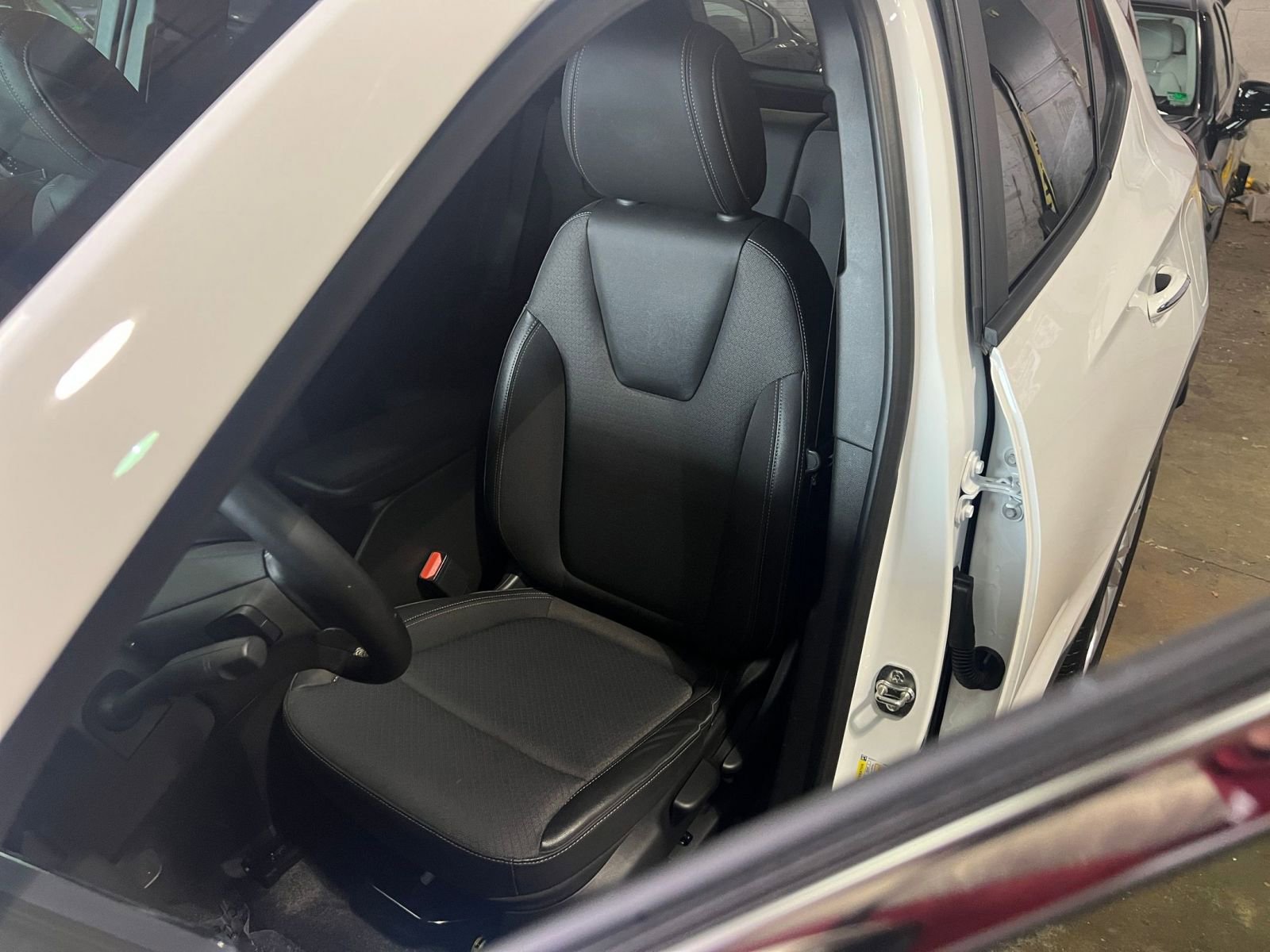 Used 2025 Buick Encore GX Preferred image 34