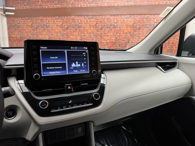 Used 2022 Toyota Corolla Cross LE image 18