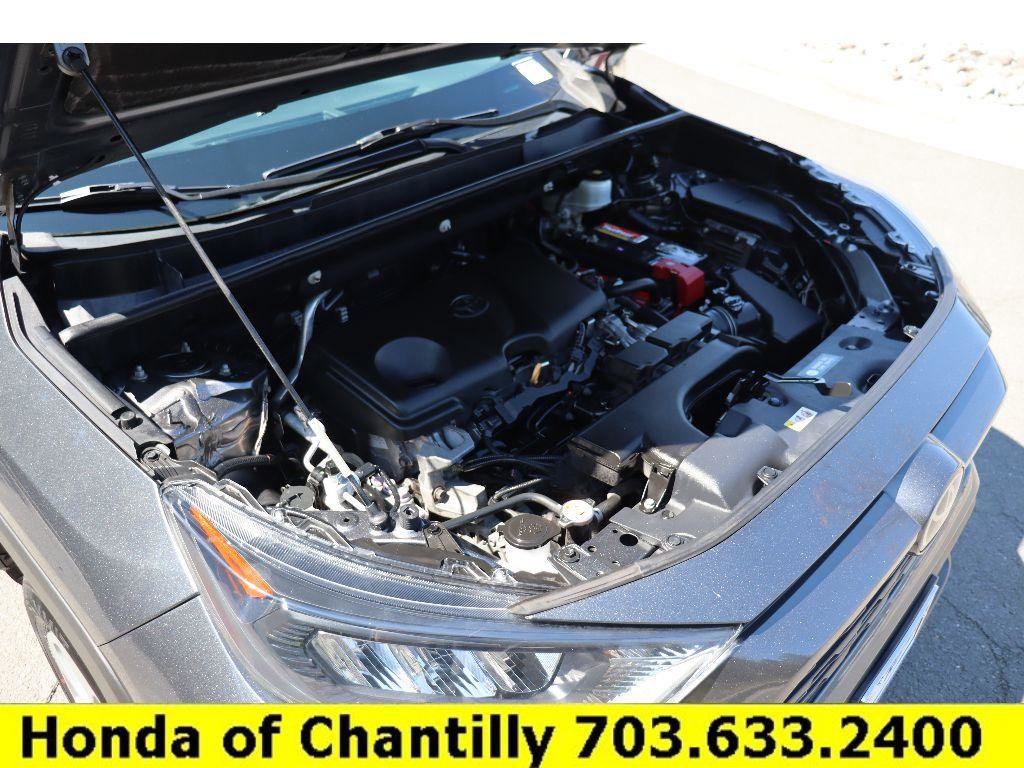 Used 2021 Toyota RAV4 LE image 31