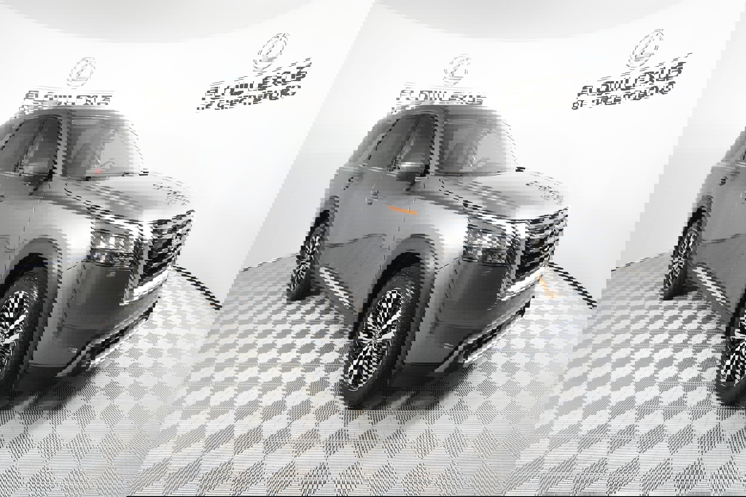 Used 2025 Nissan Pathfinder Platinum w/ Cargo Package image 3