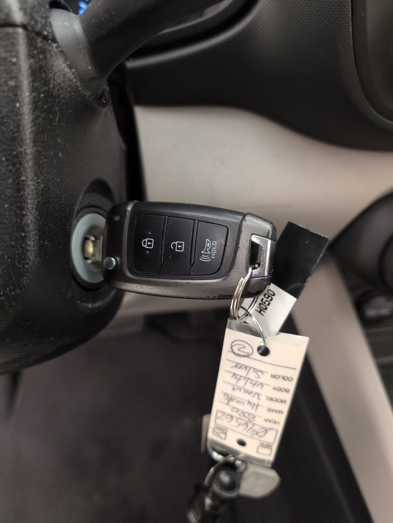 Used 2020 Hyundai Venue SEL FWD image 37