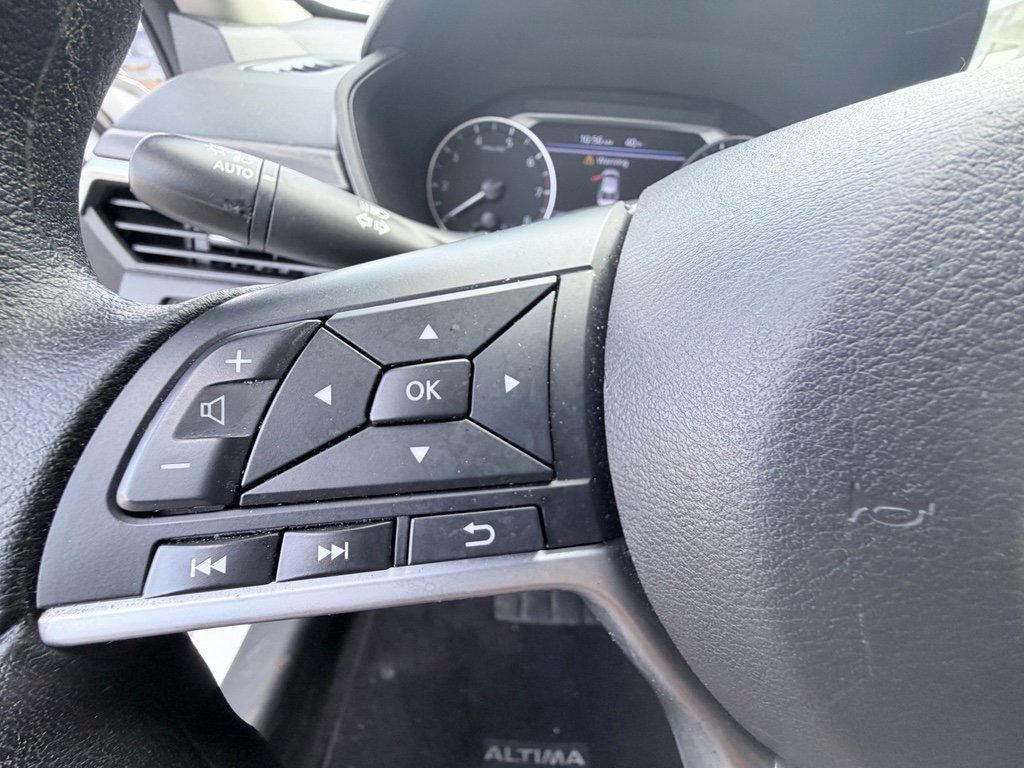 Used 2025 Nissan Altima 2.5 SV image 8