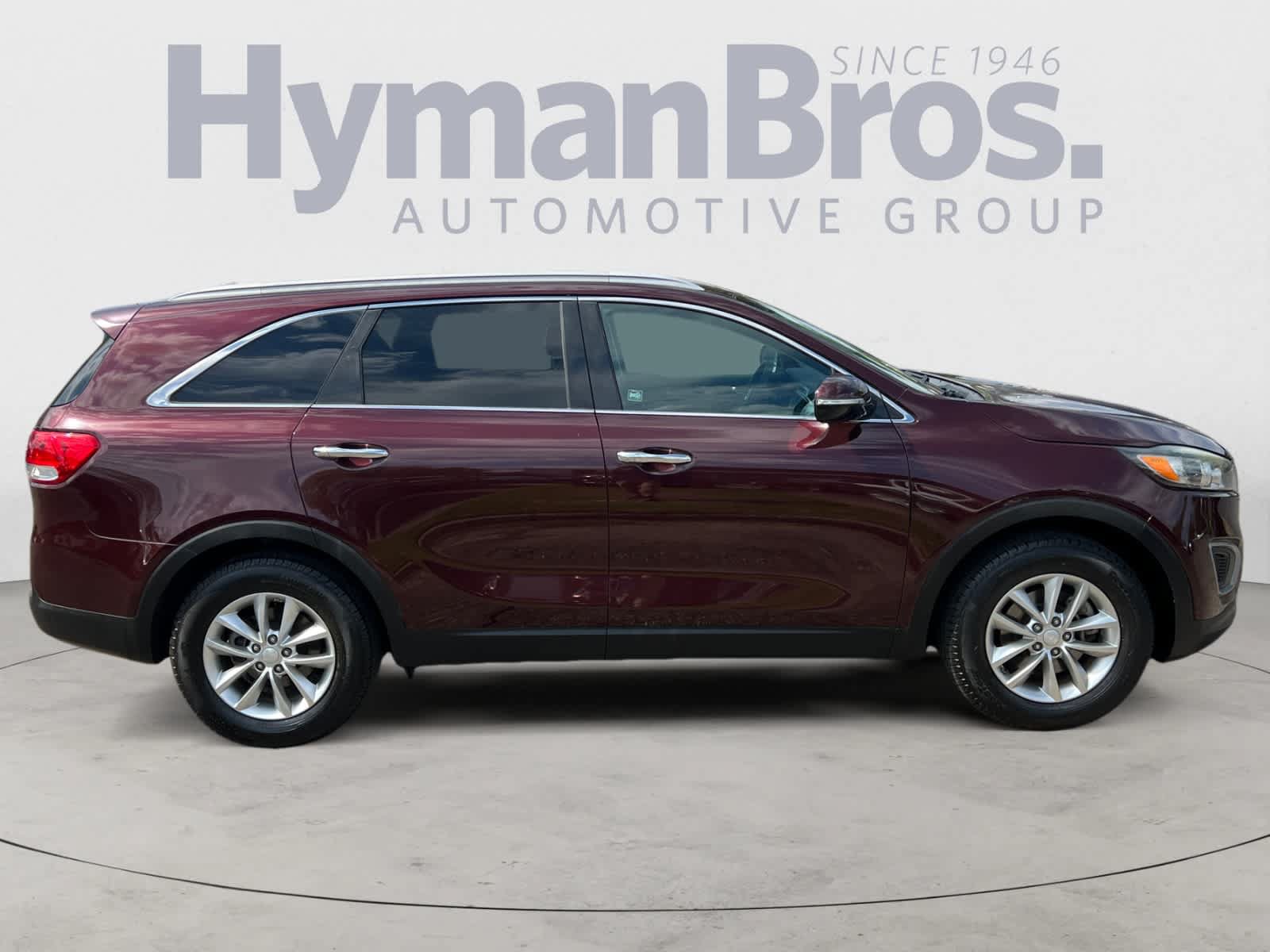 Used 2017 Kia Sorento FWD image 2
