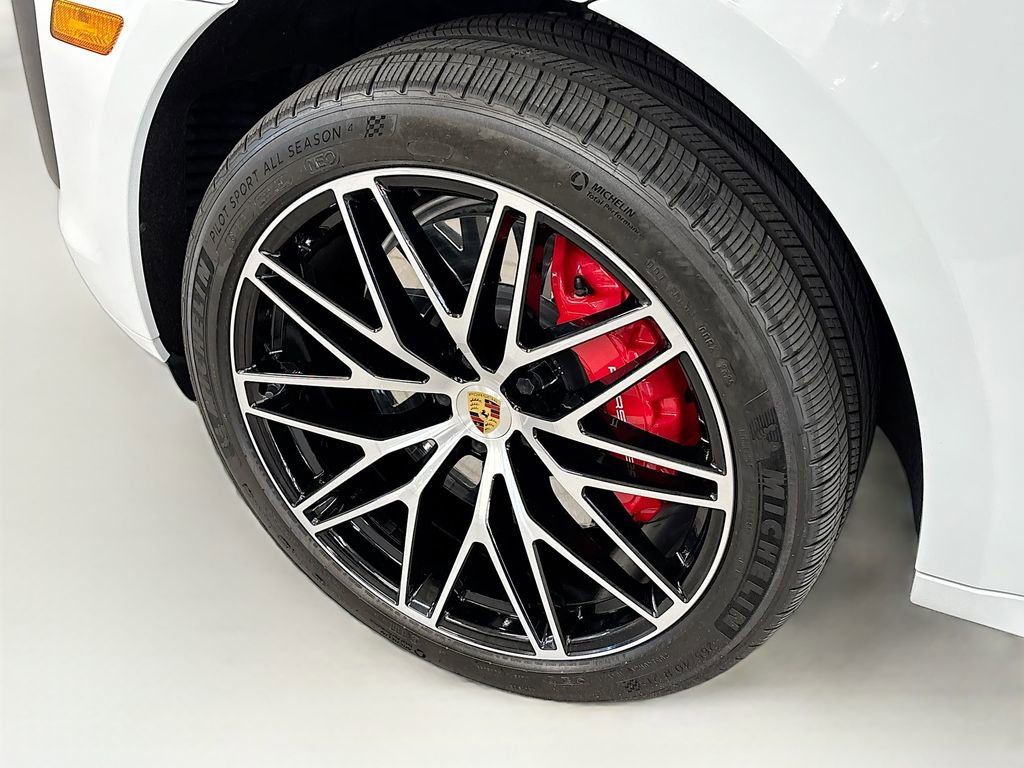 Used 2022 Porsche Macan GTS AWD/4WD image 29