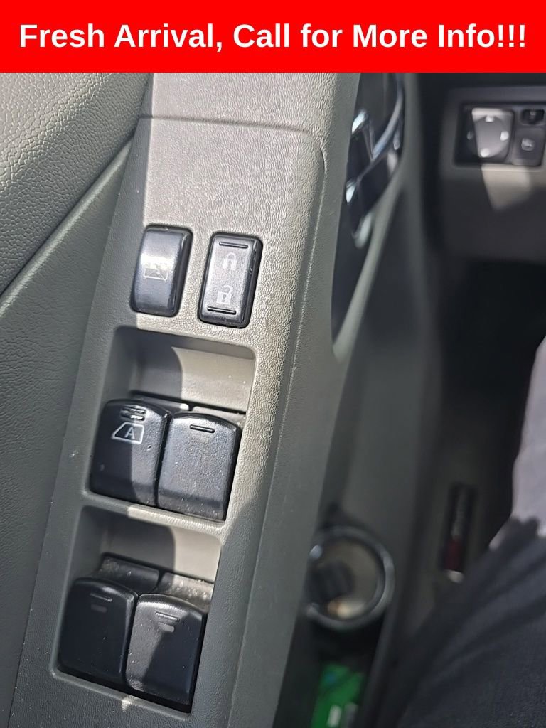 Used 2013 Nissan Frontier SL AWD/4WD image 12