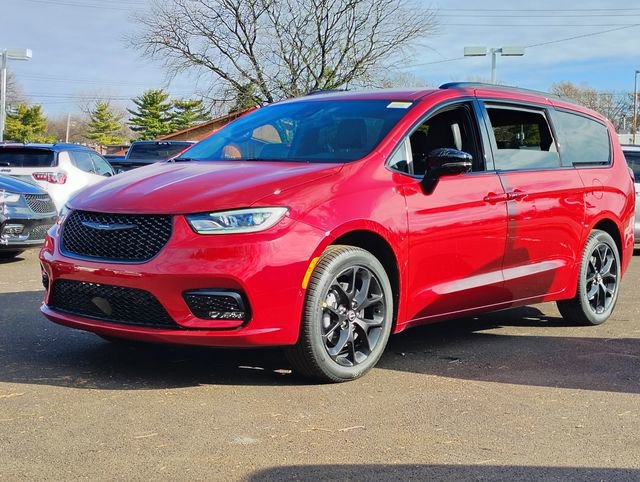 New 2026 Chrysler Pacifica Select w/ S Appearance Package AWD/4WD image 6