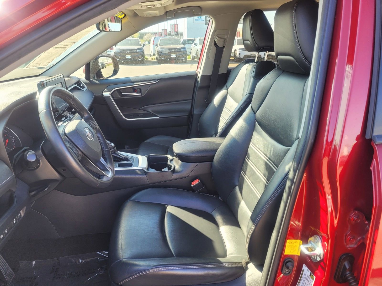 Used 2020 Toyota RAV4 XLE Premium image 10