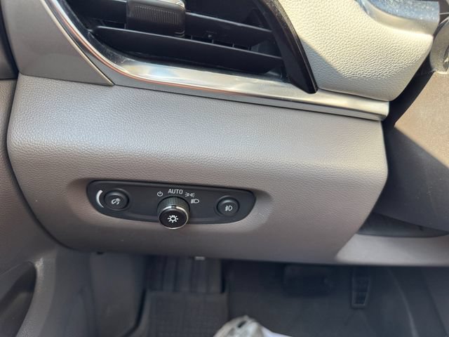 Certified 2018 Chevrolet Traverse LT FWD image 20