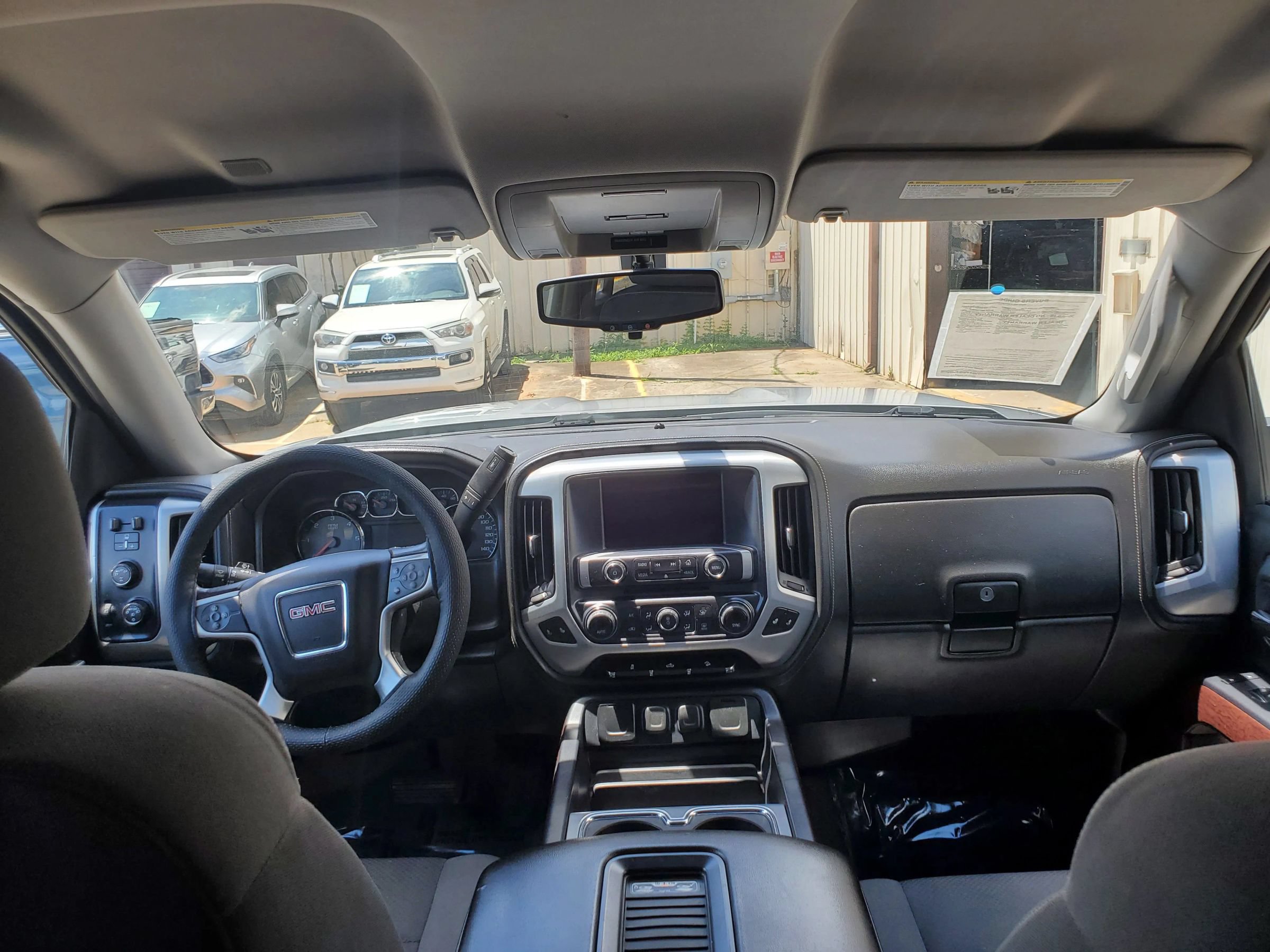 Used 2017 GMC Sierra 1500 SLE w/ SLE Value Package AWD/4WD image 2