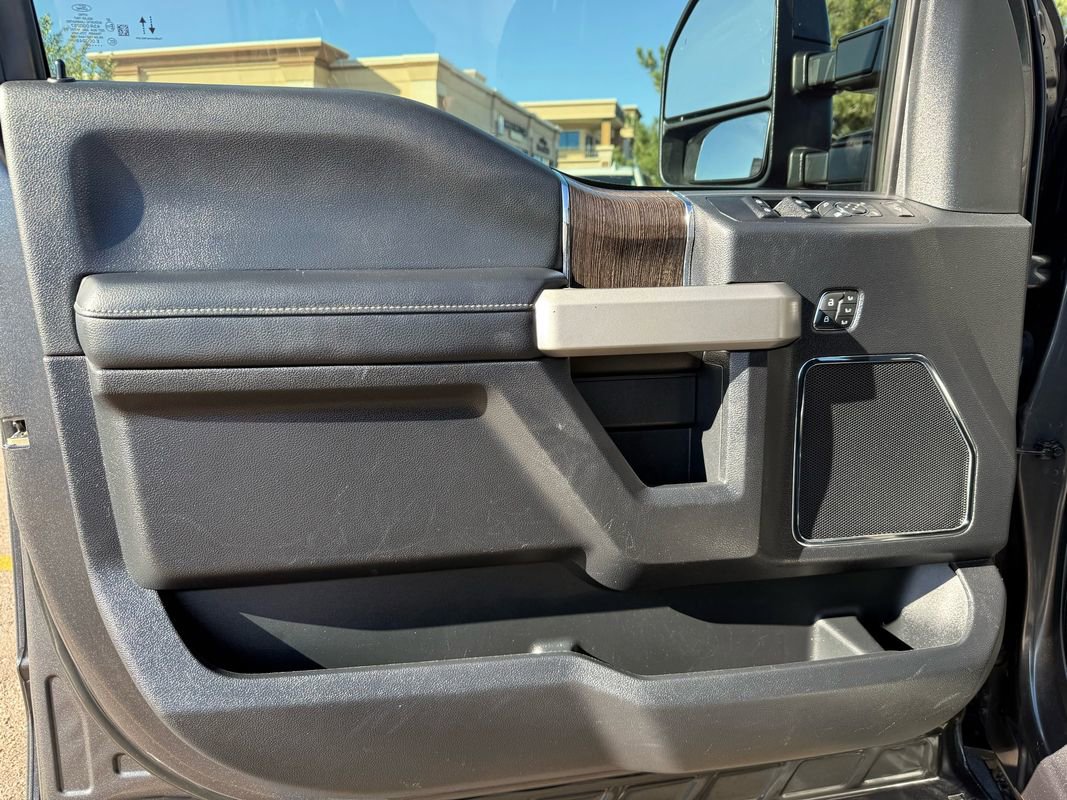 Used 2020 Ford F350 Lariat image 16