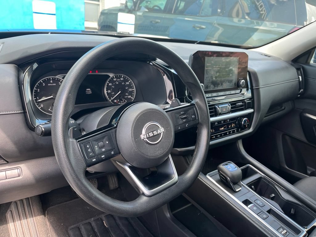Used 2022 Nissan Pathfinder S FWD image 8