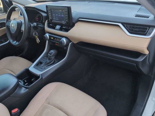 Used 2022 Toyota RAV4 LE AWD/4WD image 26