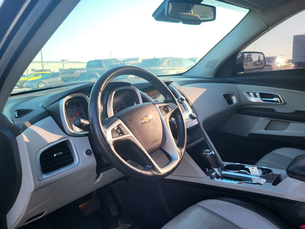 Used 2017 Chevrolet Equinox Premier w/ Enhanced Convenience Package image 7