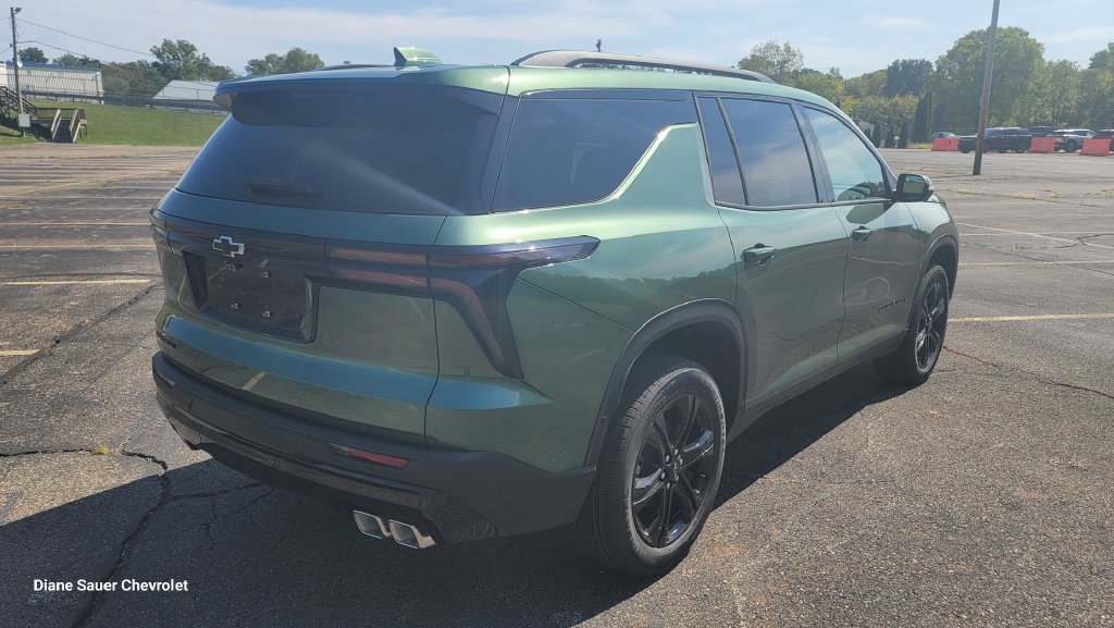 New 2027 Chevrolet Traverse LT w/ Midnight/Sport Edition FWD image 12