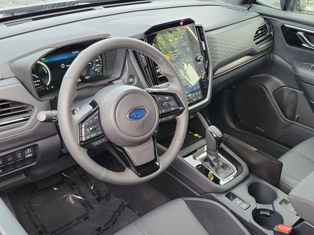 Used 2025 Subaru Forester Touring image 3