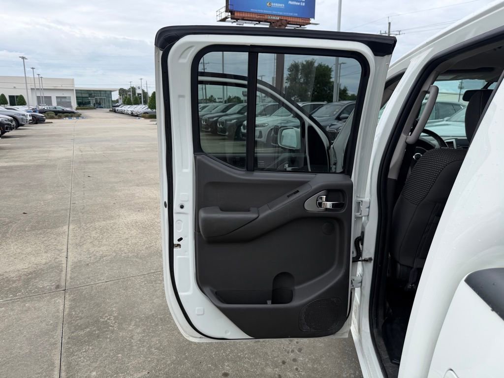 Used 2018 Nissan Frontier PRO-4X AWD/4WD image 18