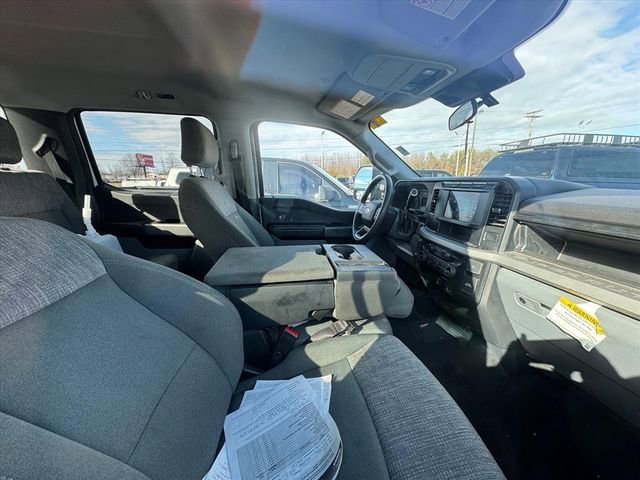 Used 2024 Ford F350 XLT image 4