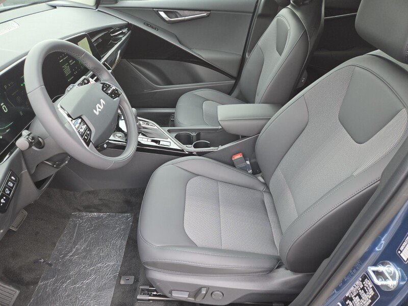 New 2026 Kia Niro EX FWD image 6