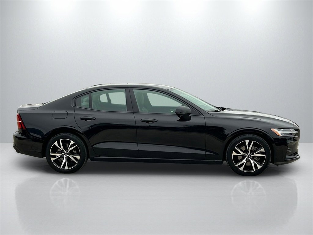 Used 2024 Volvo S60 B5 Core image 4