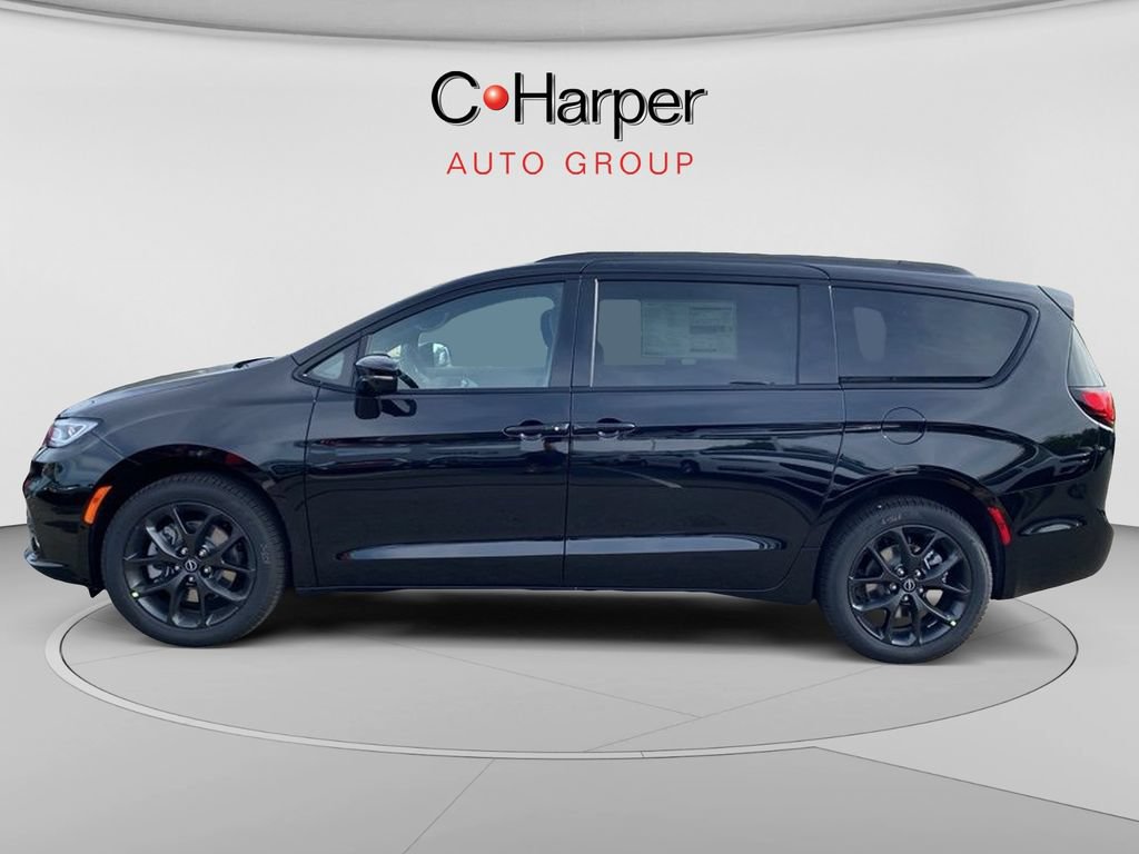 New 2026 Chrysler Pacifica Limited w/ S Appearance Package AWD/4WD image 6