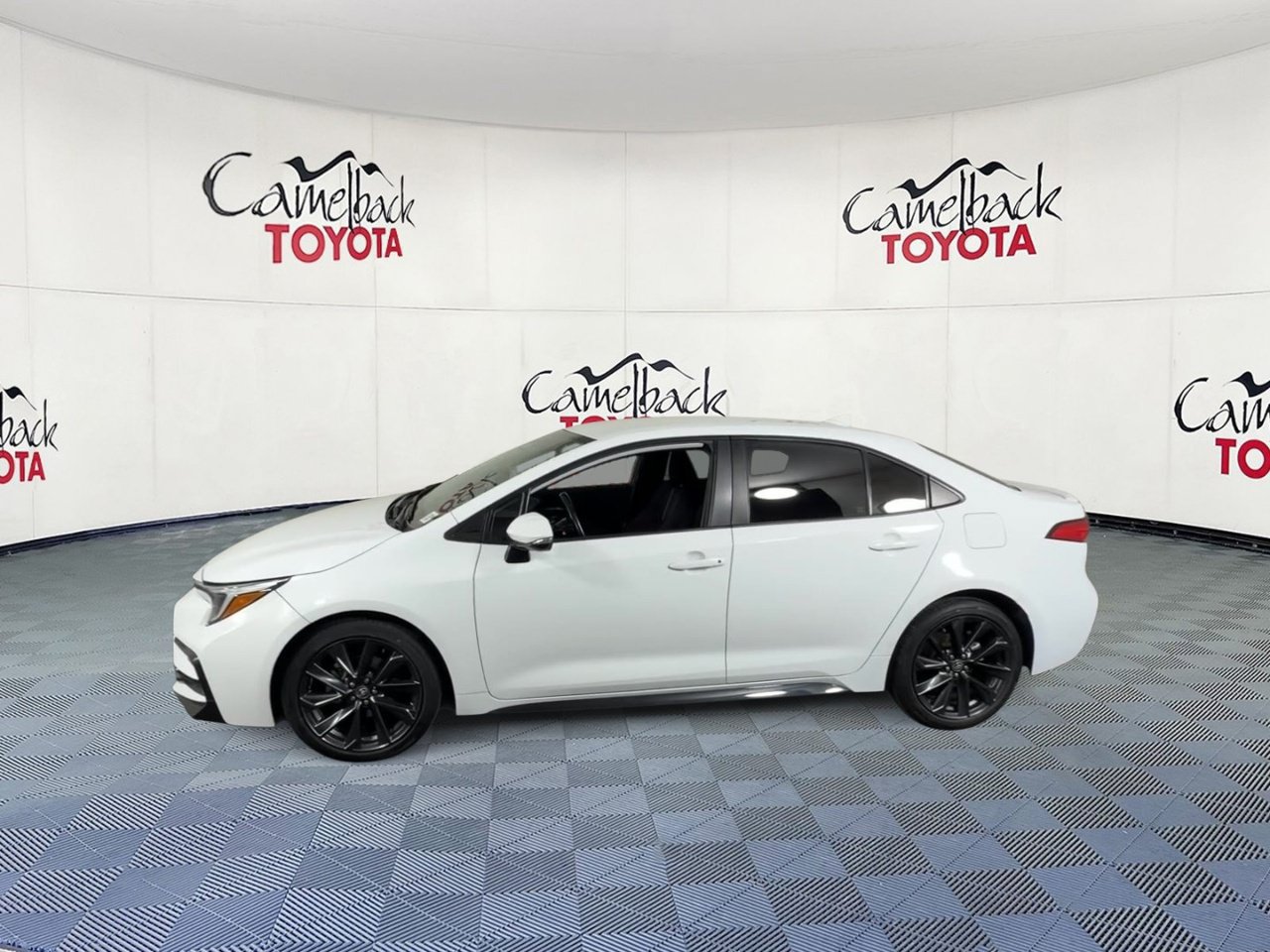 Used 2024 Toyota Corolla SE FWD image 7
