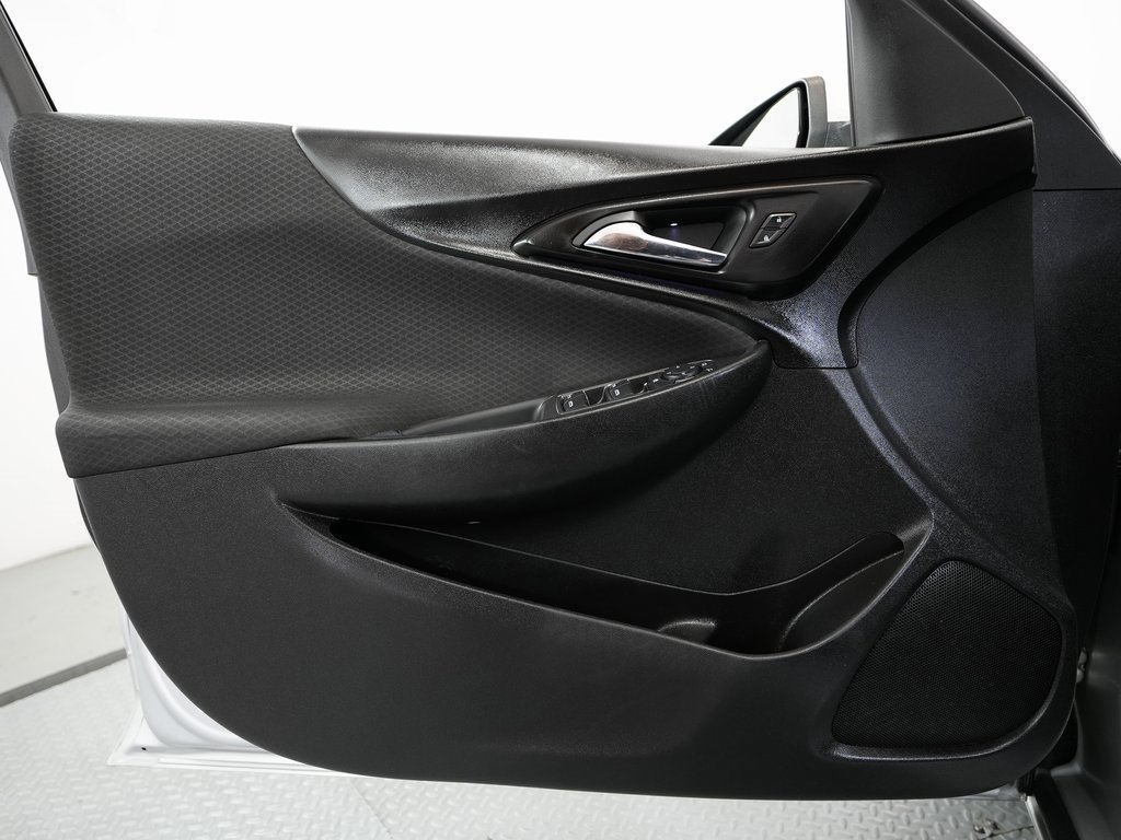 Used 2018 Chevrolet Malibu LT image 26