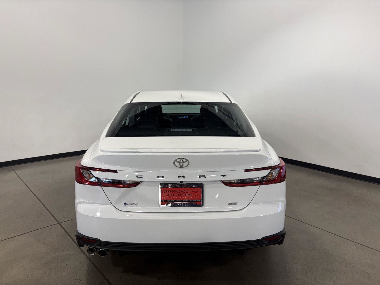 Used 2025 Toyota Camry SE FWD image 5