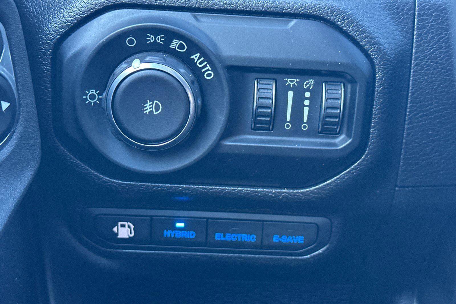 Used 2022 Jeep Wrangler Unlimited Sahara image 30