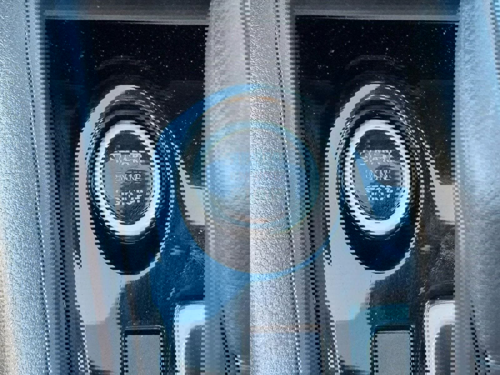 Used 2025 Nissan Versa SV image 25