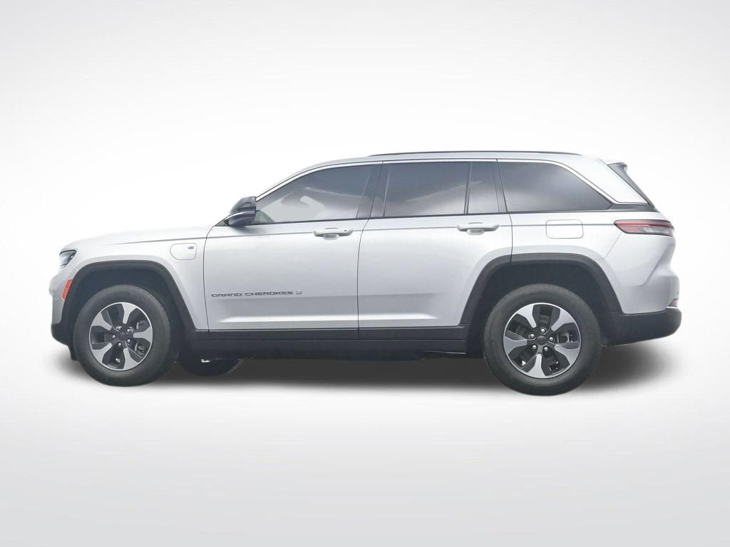 Used 2023 Jeep Grand Cherokee 4WD 4xe image 37