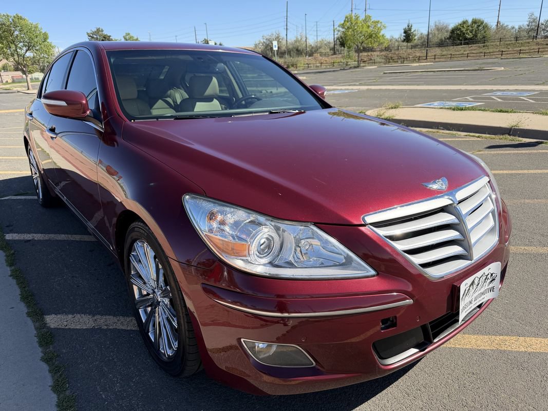 Used 2011 Hyundai Genesis 4.6 RWD image 3