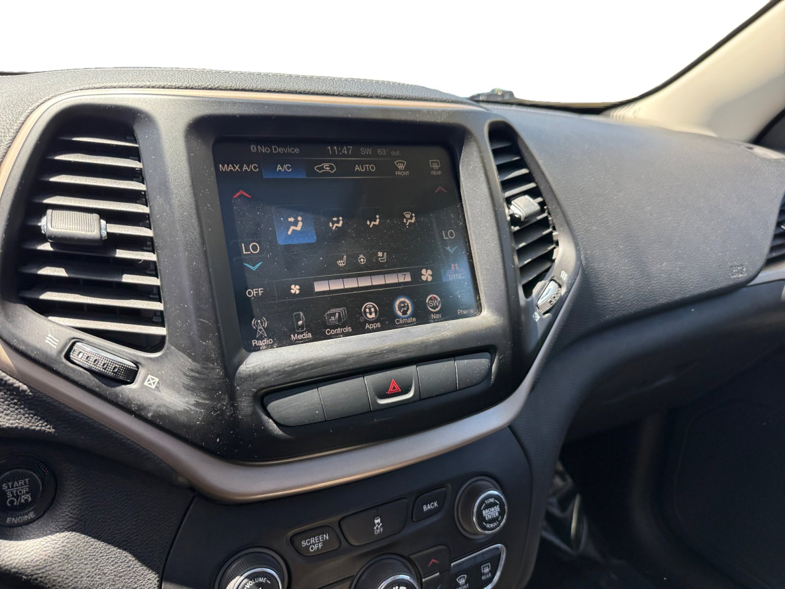 Used 2014 Jeep Cherokee Limited w/ Luxury Group FWD image 12