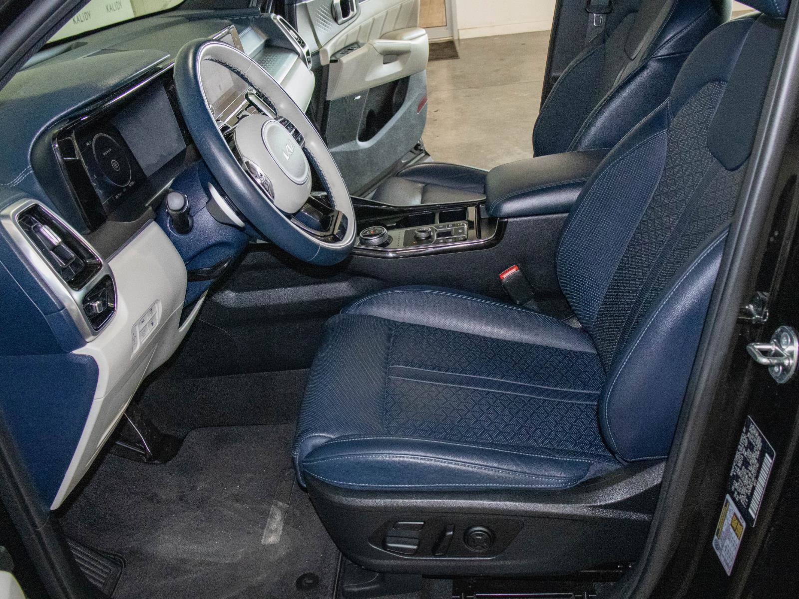 Used 2023 Kia Sorento SX Prestige image 8