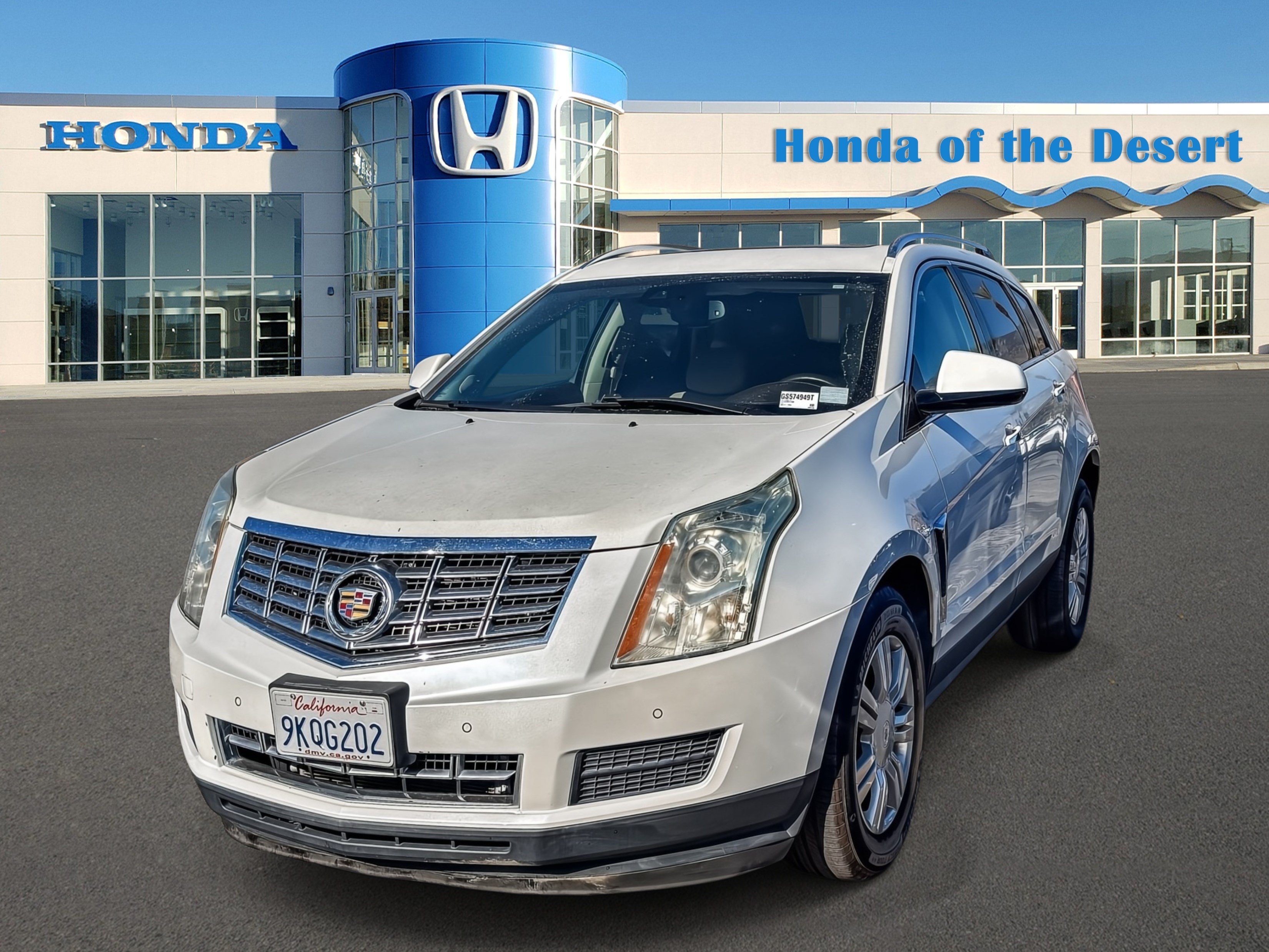 Used 2016 Cadillac SRX Luxury w/ Driver Awareness Package FWD image 3