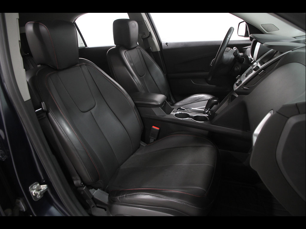Used 2017 Chevrolet Equinox Premier w/ Enhanced Convenience Package AWD/4WD image 16