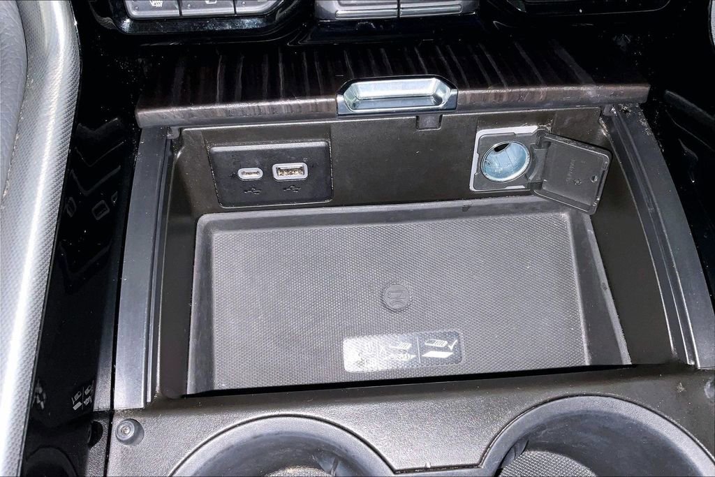 Used 2022 GMC Yukon Denali w/ Denali Premium Package image 35