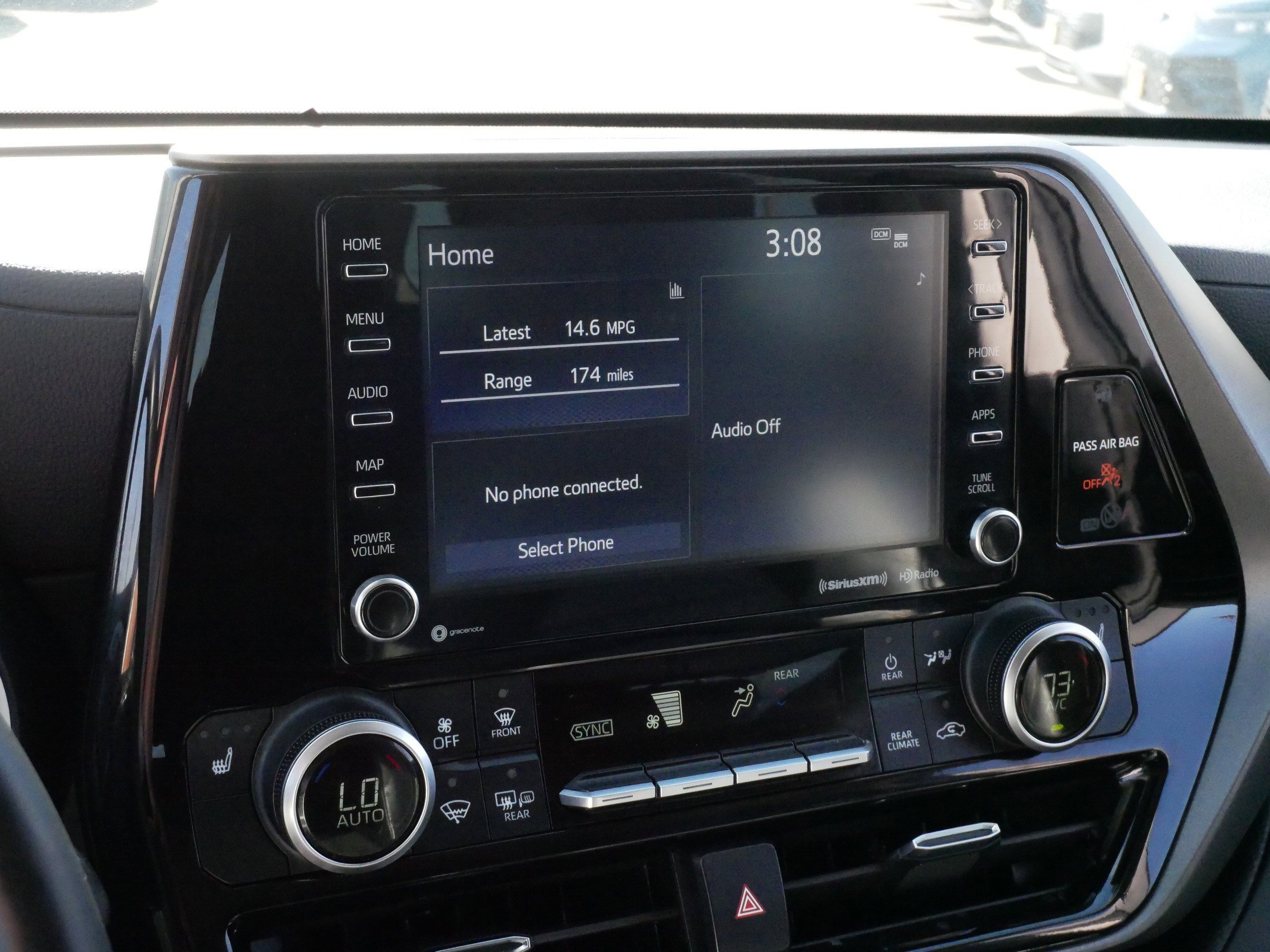 Used 2022 Toyota Highlander XLE AWD/4WD image 22