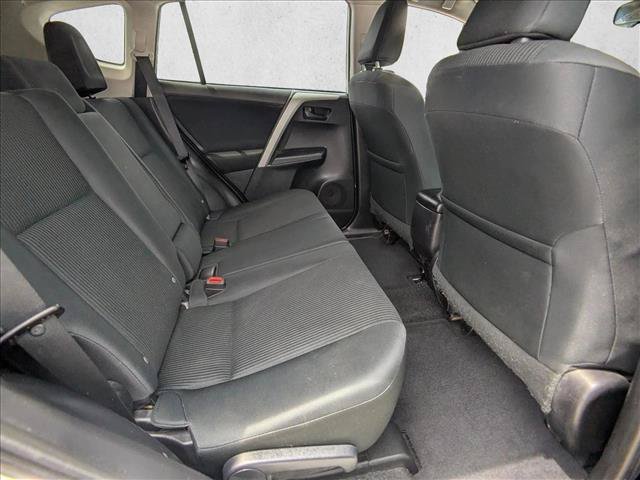 Used 2016 Toyota RAV4 LE FWD image 18