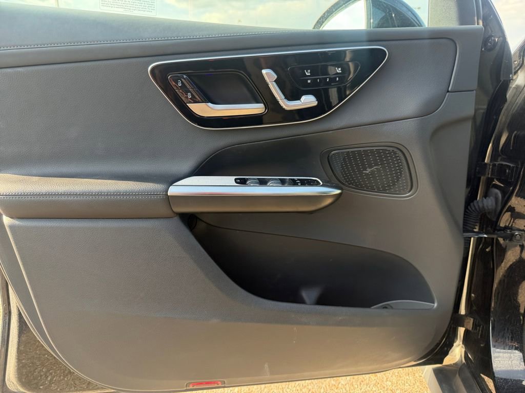 Used 2024 Mercedes-Benz GLC 300 image 15