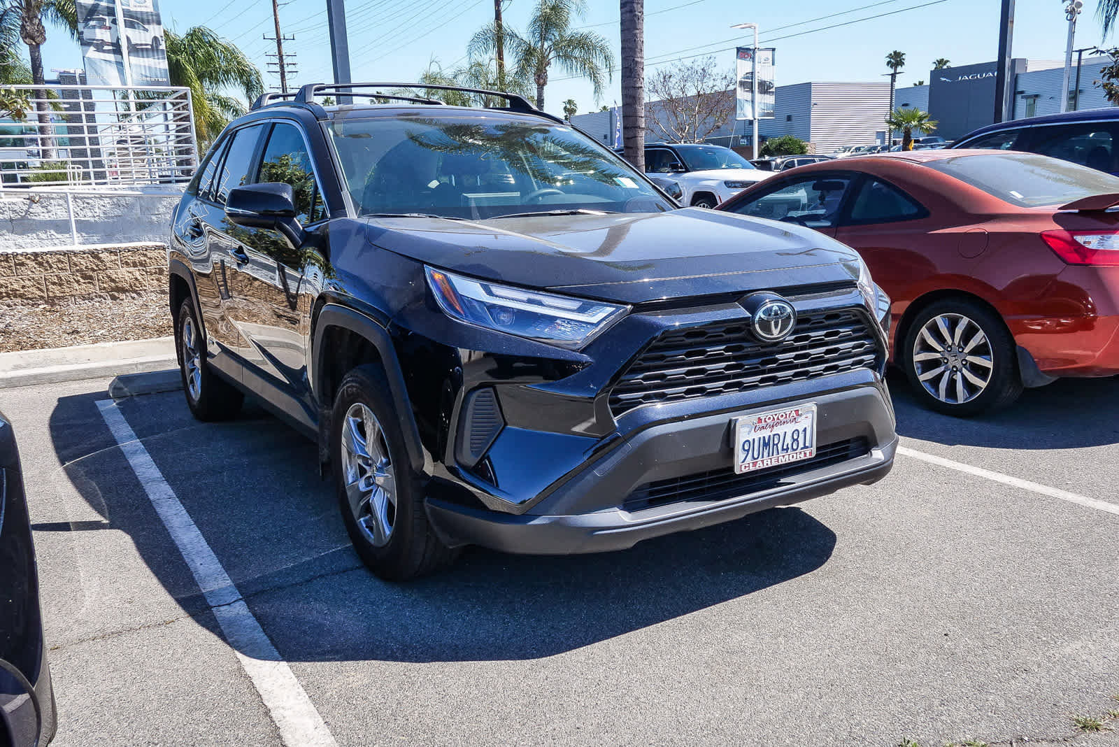 Used 2025 Toyota RAV4 LE image 5